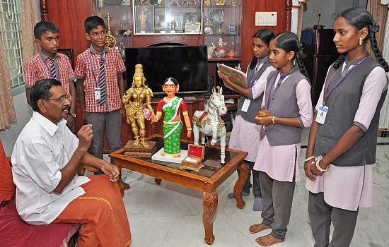 ஒரு குருவி முட்டையில் ஒன்பது விநாயகர்!