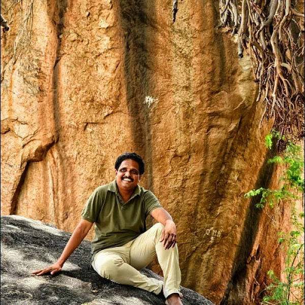 `700 வருடம் இளைய மொழி; மறைமுக கள்ளத்தனம்'- நாடாளுமன்றத்தில் கொதித்த தமிழக எம்.பி-க்கள்!