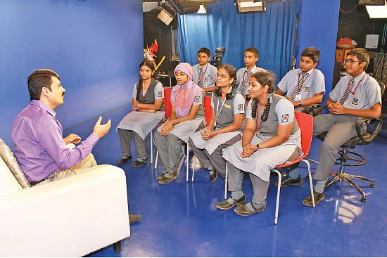 கற்றுக்கொண்டே இருங்கள்... வார்த்தைகள் வசப்படும்!