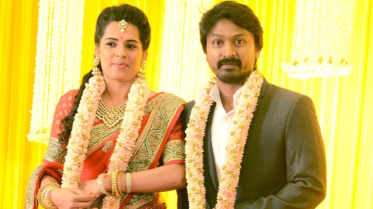 நடிகர் கிருஷ்ணா மனைவியிடமிருந்து விவாகரத்து கேட்டு வழக்கு