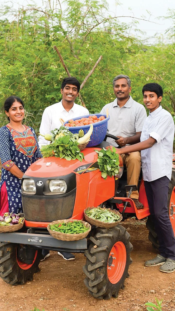 2 ஏக்கர் நிலம்... மாதம் ரூ.60,000... மாநகரில் செழிக்கும் இயற்கை விவசாயம்!