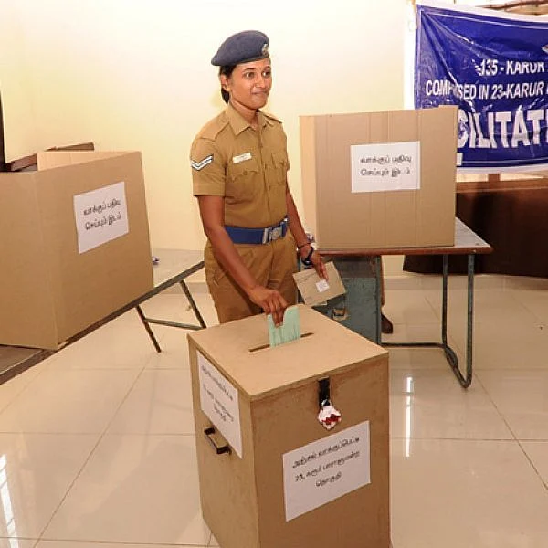 `தபால் வாக்கு அளிக்கும் நடைமுறைகள் என்ன?' - காவல்துறையினருக்கு தேர்தல் நடத்தும் அலுவலர் விளக்கம்