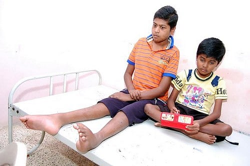 தசை சிதைவு நோய்: உதவ காத்திருக்கும் பாதிக்கப்பட்ட சகோதரிகள்!