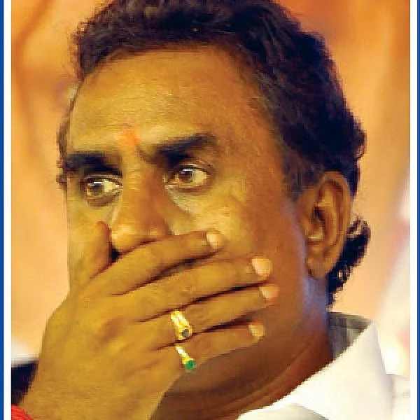 "நான் மூட்டை தூக்கி வந்தேனா?" தினகரனை கோயிலுக்குக் கூப்பிடும் எஸ்.பி.வேலுமணி