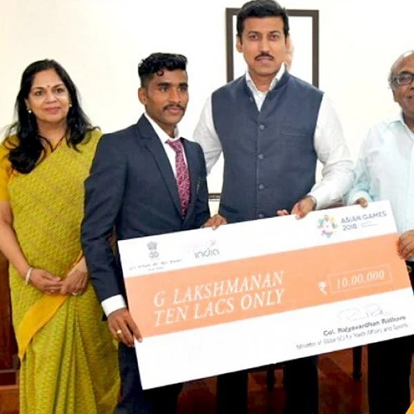 `நீங்கள் சாம்பியன்தான்!’ - தகுதிநீக்கம் செய்யப்பட்ட தமிழக வீரரை நேரில் கௌரவித்த அமைச்சர்!#GLakshmanan