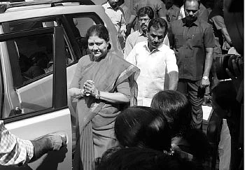 கழுகார் பதில்கள்!