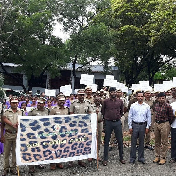 'நம் வைகையைக் காப்போம்' – மாணவர்களுக்கு ஆவணப்படம் திரையிட்டுக்காட்டிய வனத்துறை!