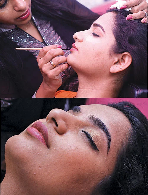 எதுக்கு என்ன மேக்கப்..?