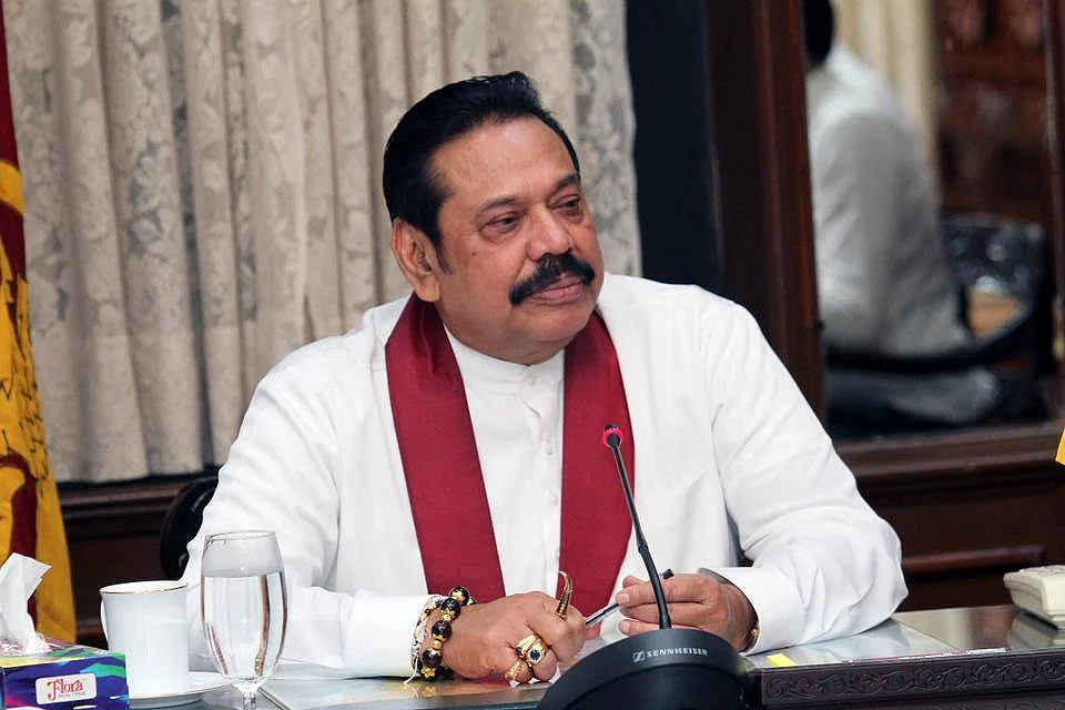 முதல் குண்டு முதல் ட்ரம்ப்பின் சர்ச்சை ட்வீட் வரை...! இலங்கை குண்டுவெடிப்பின் 16 மணி நேர தொகுப்பு