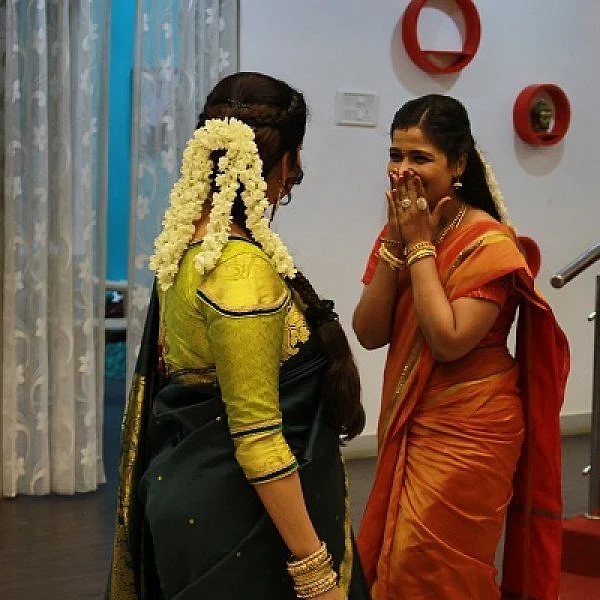 "ஆளை மாத்திட்டு, 'முன்னவிட அழகாயிட்ட'னு வசனம் வைக்கிறாங்க!" - சீரியல் ஆள்மாற்ற பஞ்சாயத்து