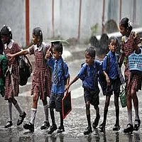 தமிழகத்தில் பரவலாக மழை: காரைக்காலில் பள்ளிகளுக்கு விடுமுறை!