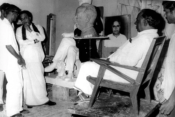 சிலைக்கு மாடலாக அமர்ந்த அண்ணா! - பிடிவாதமாகச் சாதித்த எம்.ஜி.ஆர் #50yearsofAnnaStatue