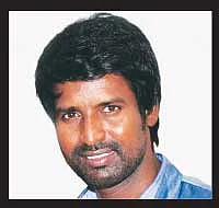 “கன்னுக்குட்டி கொம்புல 2 கிராம் மோதிரம்... பங்கு போட்டுக்க 15 பேர் மோதுறோம்!”