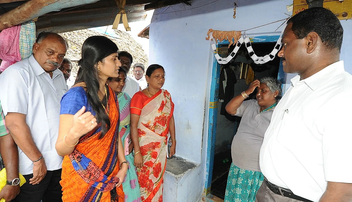 கொசுவால் ரூ.15 லட்சம் அபராதம்! தனியார் பேருந்து நிறுவனத்தை அதிரவைத்த கலெக்டர் ரோகிணி!