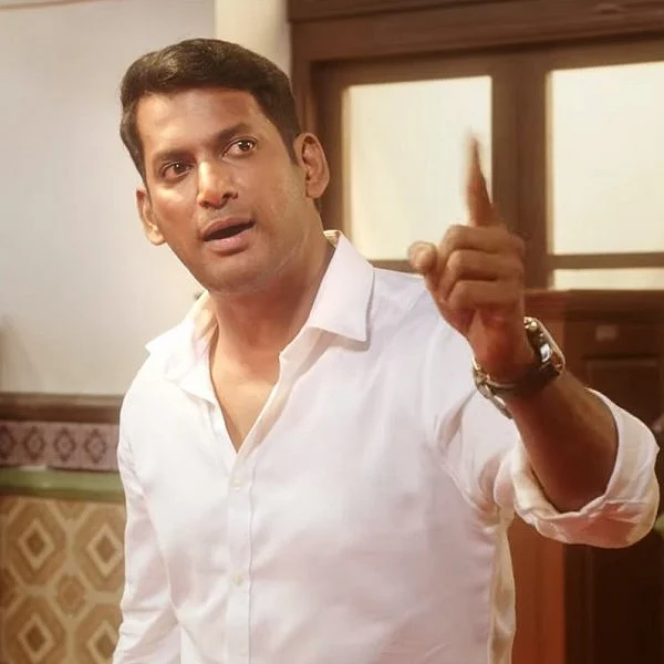 `அரசியலுக்கு வர எல்லாத் தகுதியும் உனக்கு இருக்குது!' - விஷாலின் 'அயோக்யா' டிரெய்லர்