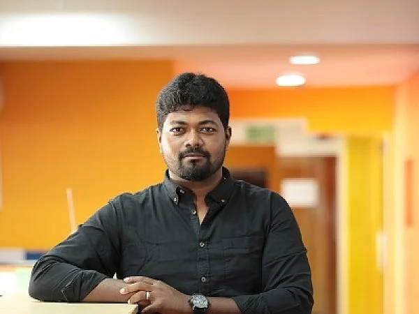 ``விரைவில் ஒரு மிகப்பெரிய அறிவிப்பு காத்திருக்கு..!’’ – `லவ் குரு’ ராஜவேல்