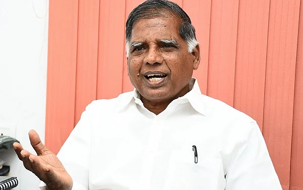'மேற்குவங்கத்தில் பா.ஜ.க-வுடன் கூட்டணியா?!' - ட்விட்டரில் கொந்தளித்த சீதாராம் யெச்சூரி