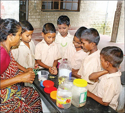 மகிழ்ச்சியின் விலை பத்து ரூபாய்க்குள்தான்!