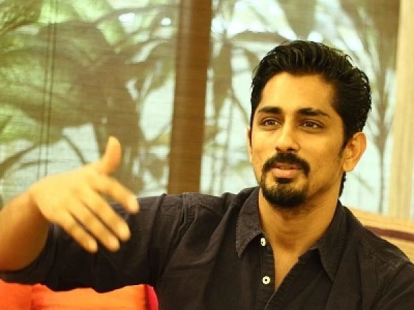 `நீங்கள் கொரோனாவின் கூட்டாளி' - மன்மோகன் சிங்குக்கு ஆதரவாக ஹர்ஷ் வர்தனை விமர்சித்த சித்தார்த்!