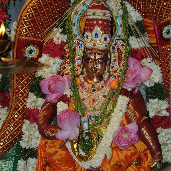 ஆடி மாதத்தில் பெண்கள் தீச்சட்டி ஏந்துவது, தீ மிதிப்பது ஏன்?