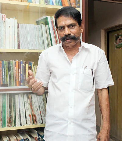 “பின்னாடி ஏதோ தூண்டுதல் இருக்கு!”
