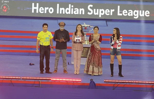 ஐ.எஸ்.எல். சென்னையில் தொடக்கம்: முதல் போட்டியில் கொல்கத்தா வெற்றி! (படங்கள்)
