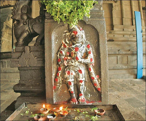 பன்னிரு ராசிகளும் பரிவார தெய்வங்களும்!
