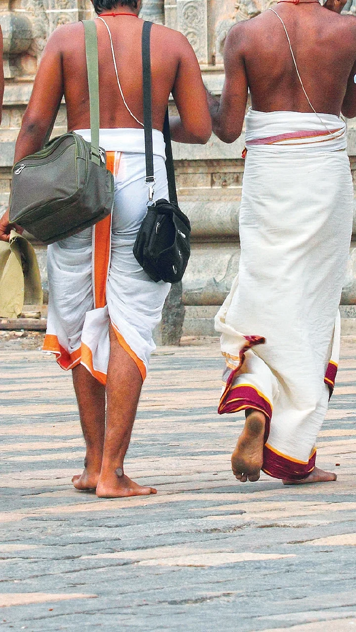 கருவறையிலும் ஒழிந்தது தீண்டாமை! - கேரளாவைப் பார்த்து மாறுமா தமிழகம்?