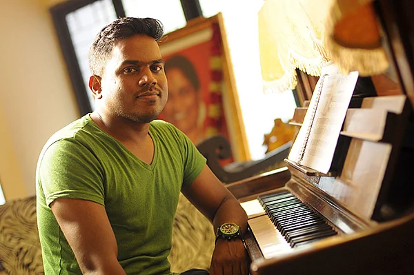 ஆராரிராரோ... நான் இங்கு பாட..! #HBDYuvan
