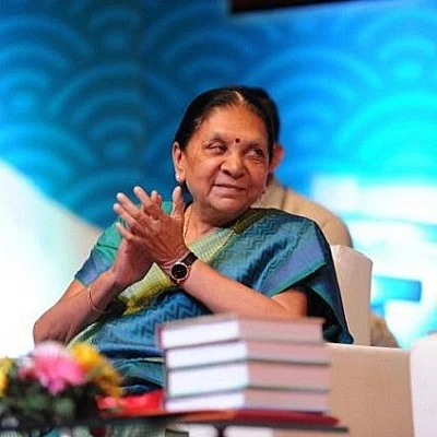 ஆனந்திபென் பட்டேலின் வளர்ச்சியும், வீழ்ச்சியும்...!