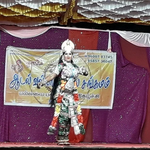 ``இரட்டை அர்த்தமோ ஆபாசமோ கிடையாது!" - திருநங்கைக் கலைஞர்களுடன் ஓர் ஆடல் பாடல் உரையாடல்!