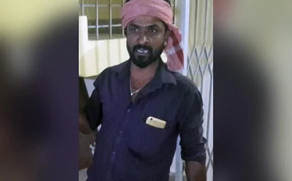 `மனைவியின் தலையுடன் 20 கி.மீ பைக்கில் பயணம்!' - போலீஸை கதிகலங்க வைத்த கணவர்