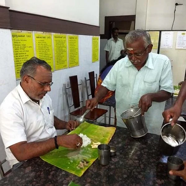 `இந்தியாவில் இதுவே முதல்முறை!’ - ஆரோக்கியமான சோயா மோர் வழங்கும் கரூர் உணவகம்