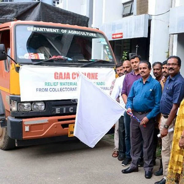 `திருப்பிக் கொடுக்கணும்ல...’ - டெல்டாவுக்கு உதவிக்கரம் நீட்டும் கேரள அதிகாரிகள்!