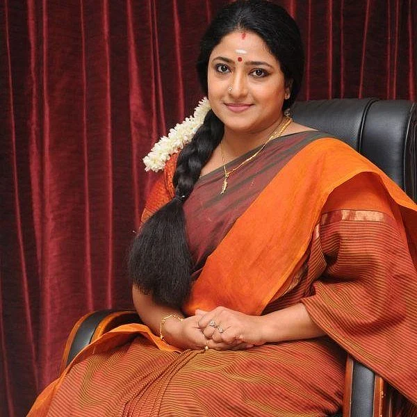 ``வீட்டைக் காலி பண்ணி, சாவியைக் கொடுக்கிறப்போ அழுதுட்டேன்!” - `ப்ரியமானவள்' ப்ரவீணா