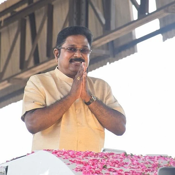 `12 தொகுதிகள்; 1.50 கோடி வாக்குகள்; டெல்லி லாபி!' - தினகரனிடம் ஏமாந்தாரா சசிகலா?