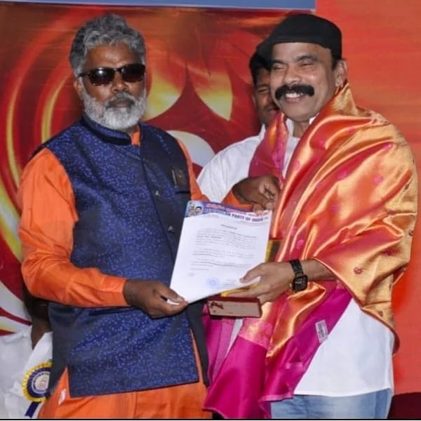 ``அம்பேத்கர் தொடங்கிய கட்சியின் தேர்தல் வேட்பாளர் பவர் ஸ்டாரா?” - இந்தியக் குடியரசுக் கட்சிக்கு ஒரு கேள்வி
