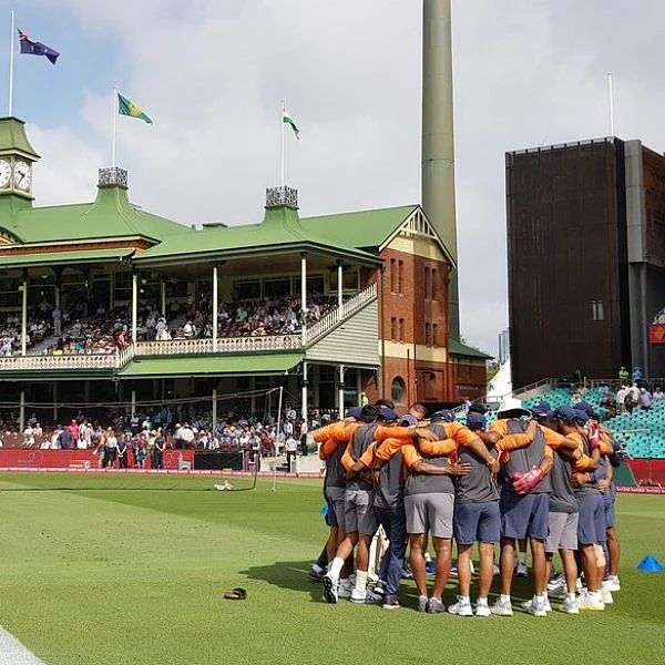 ராகுல், குல்தீப் இன்; சிட்னி டெஸ்டில் இந்தியா பேட்டிங் #Ausvsind