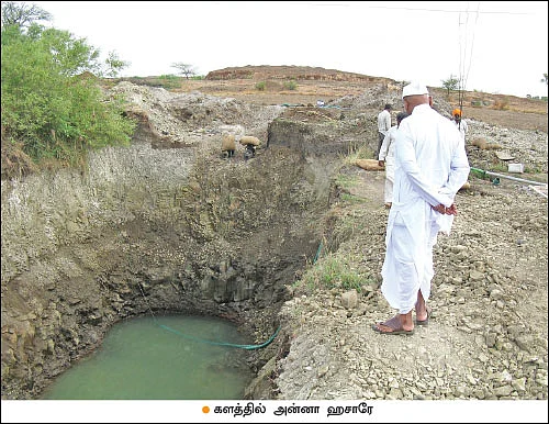 மண்புழு மன்னாரு: நாட்டுக்கு வழிகாட்டும் மாதிரி கிராமம்!