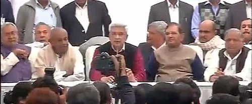 காங்கிரஸ் மற்றும் பாஜகவை தோற்கடிக்க 3வது அணி: பிரகாஷ் காரத்