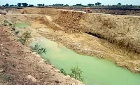 சட்ட விரோதமாக செயல்பட்ட சுண்ணாம்பு கல்குவாரிக்கு சீல்
