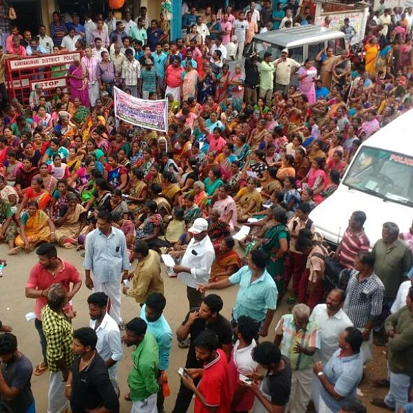 ஒகி மீட்புப்பணிகள் குறித்து கடற்படை அதிகாரிகள் விளக்கம்..!