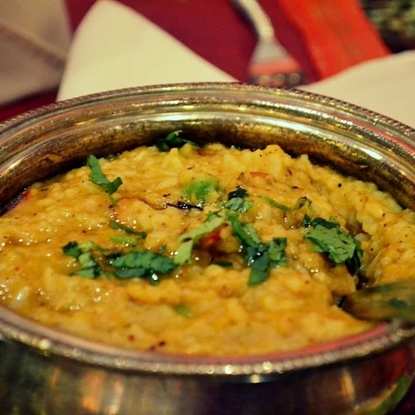 அரிசி, பருப்பு, 9 வகை காய்கறிகள்... வளரும் குழந்தைகளுக்கான பர்ஃபெக்ட் வெரைட்டி ரைஸ்! #BisiBeleBath
