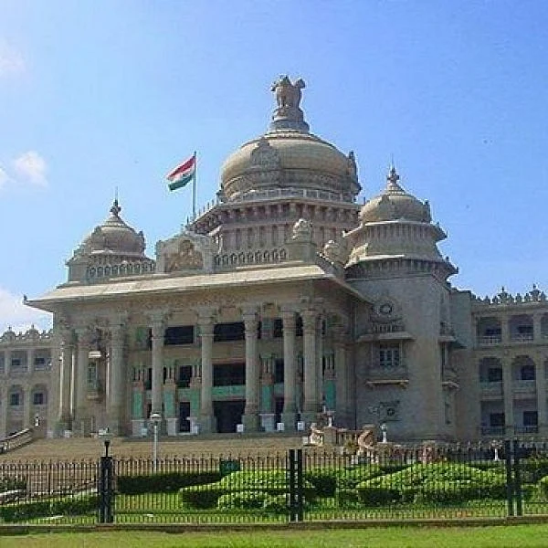 கர்நாடகாவை இரண்டாகப் பிரிக்க வலுக்கும் கோரிக்கை! - முழு அடைப்புப் போராட்டத்துக்கு அழைப்பு