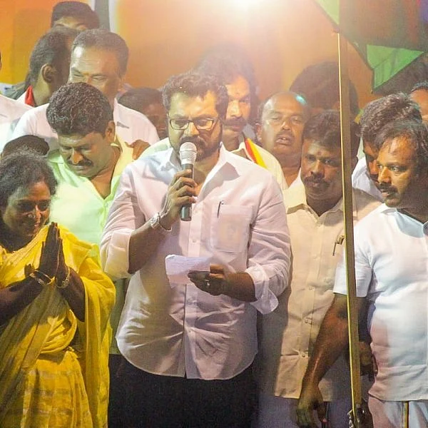 `ஆண்டிபட்டியில் மறந்துவிட்டார்; குளத்தூரில் முந்திக்கொண்டார்!'- சுதாரித்துக்கொண்ட சரத்குமார்