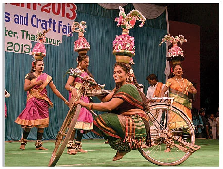 பண்பாட்டைப் பிடிக்கும் புகைப்பட நாயகன்!