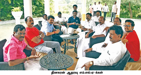 தினகரன் டீலும் எடப்பாடி கவனிப்பும்!