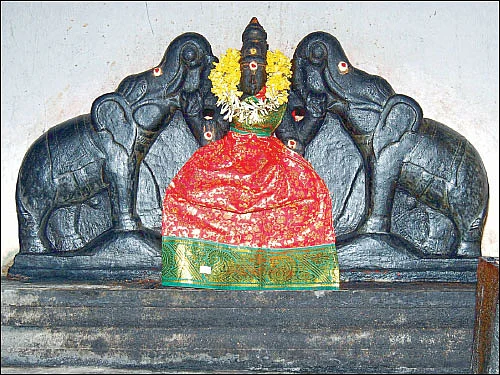 பன்னிரு ராசிகளும் பரிவார தெய்வங்களும்!