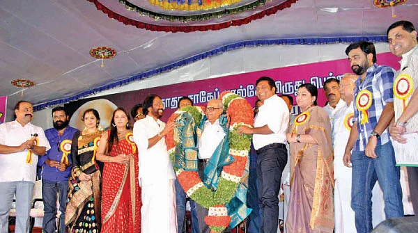 அவரிடம் நான் மட்டு்ம் அடி வாங்கலை !