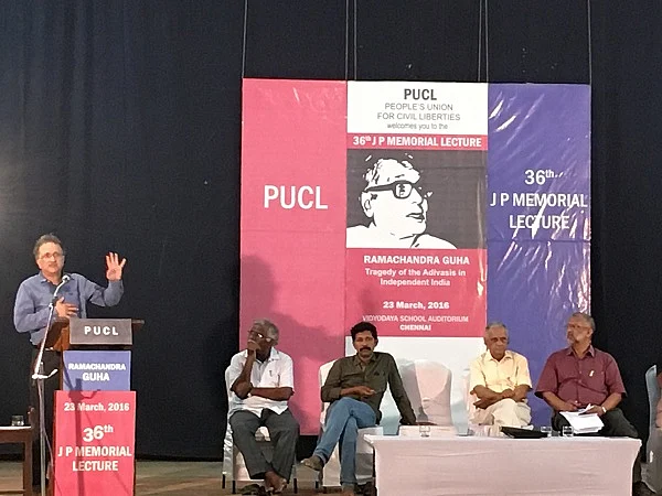 பழங்குடியினரை போராட்ட எரிபொருளாக்கும் மாவோயிஸ்டுகள்! ( பகுதி-1)